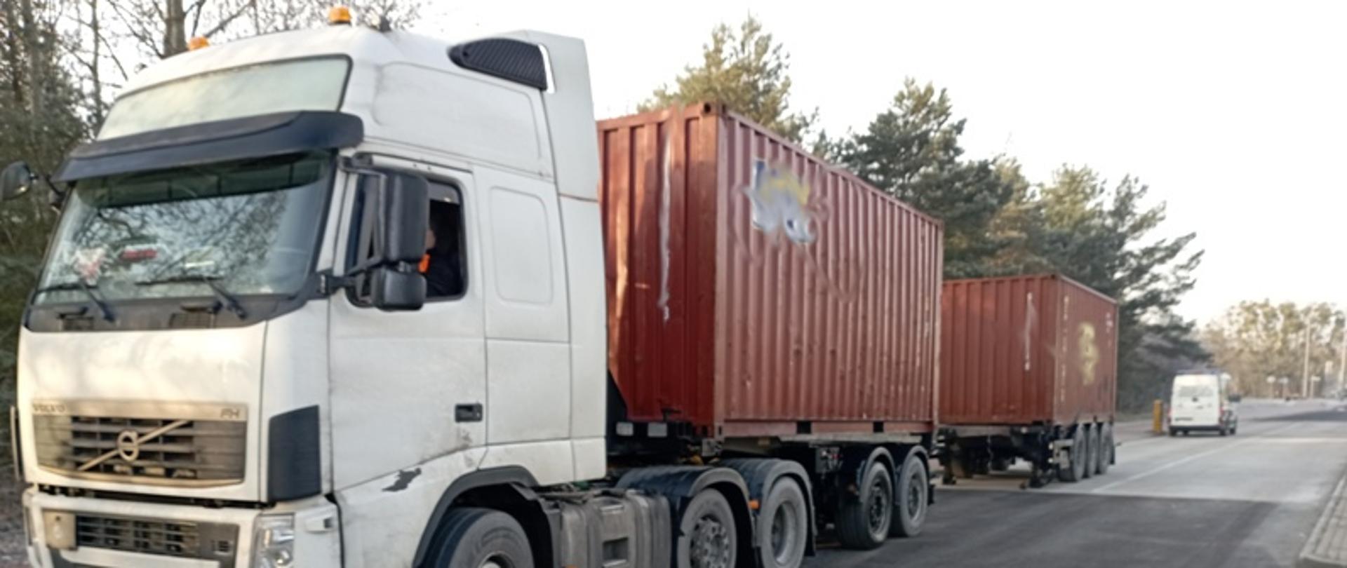 Widok kontrolowanego pojazdu, w tle pojazd ITD