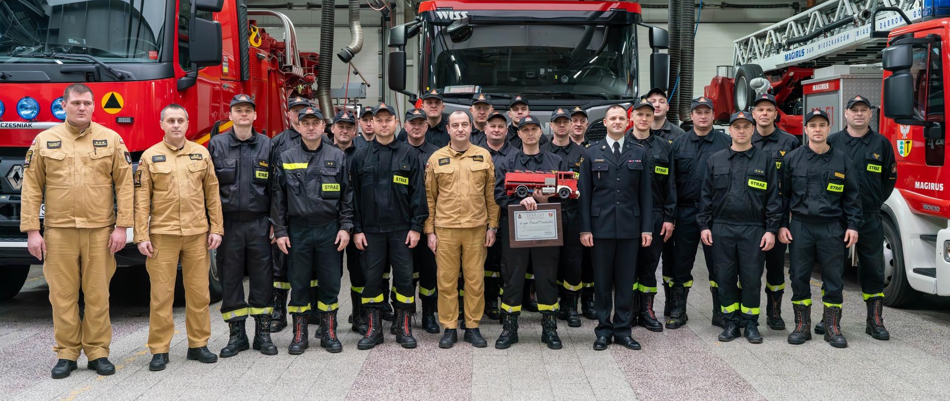 Uroczysta zmiana służby z okazji odejścia na zaopatrzenie emerytalne