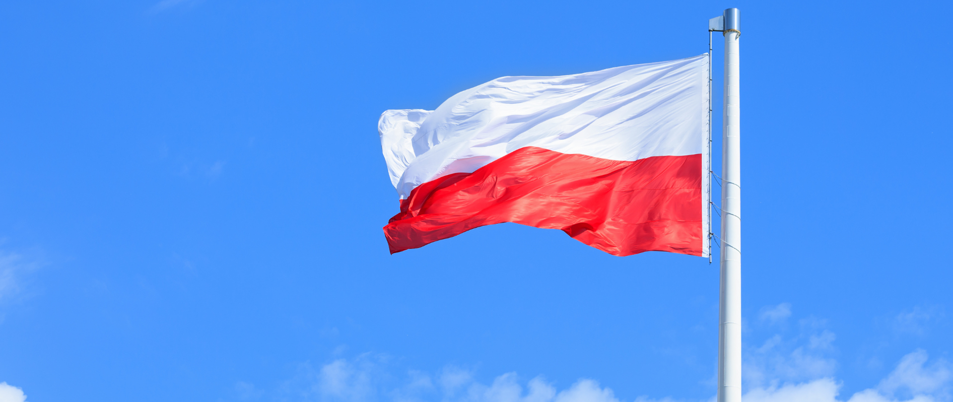 Ponad 1,3 mln zł dla samorządów z województwa mazowieckiego w ramach projektu „Pod biało-czerwoną”