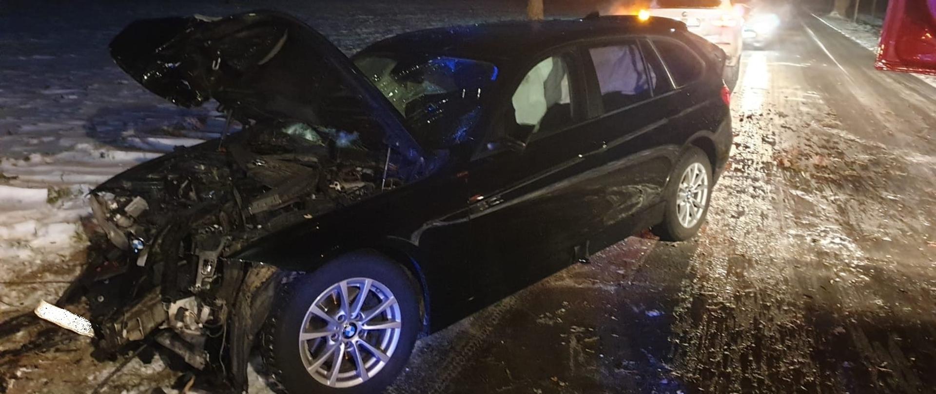 Kolizja samochodu osobowego w Szczeglinie