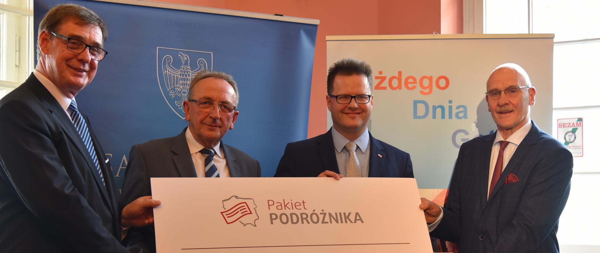 Rozszerzenie Pakietu Podróżnika to dobry "trening" dla przewoźników przed wdrożeniem wspólnego biletu opartego na jednej taryfie - ocenił wiceminister A. Bittel