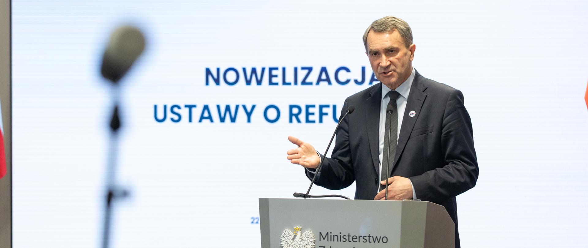 Zdjęcie z konferencji prasowej dotyczącej projektu nowelizacji ustawy refundacyjnej. 
