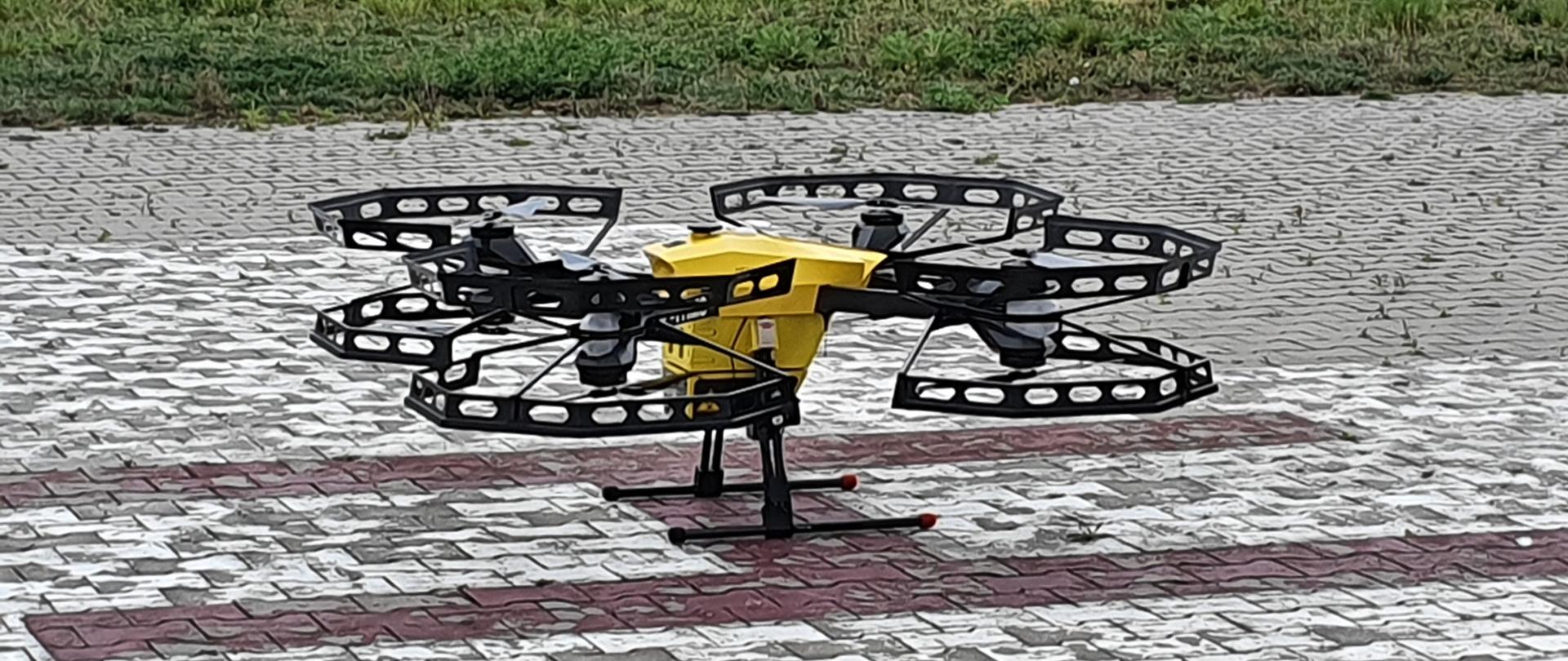 Dron transportowy