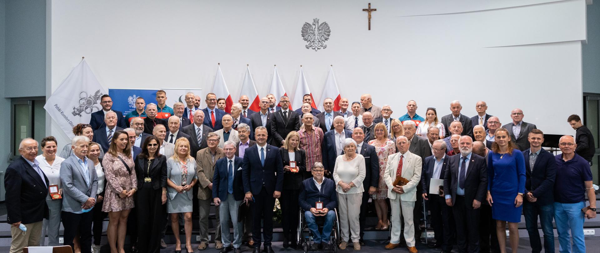 Gala Sportu z okazji 100-lecia powrotu Kujaw i Pomorza do Macierzy. Fotografia zbiorowa. 