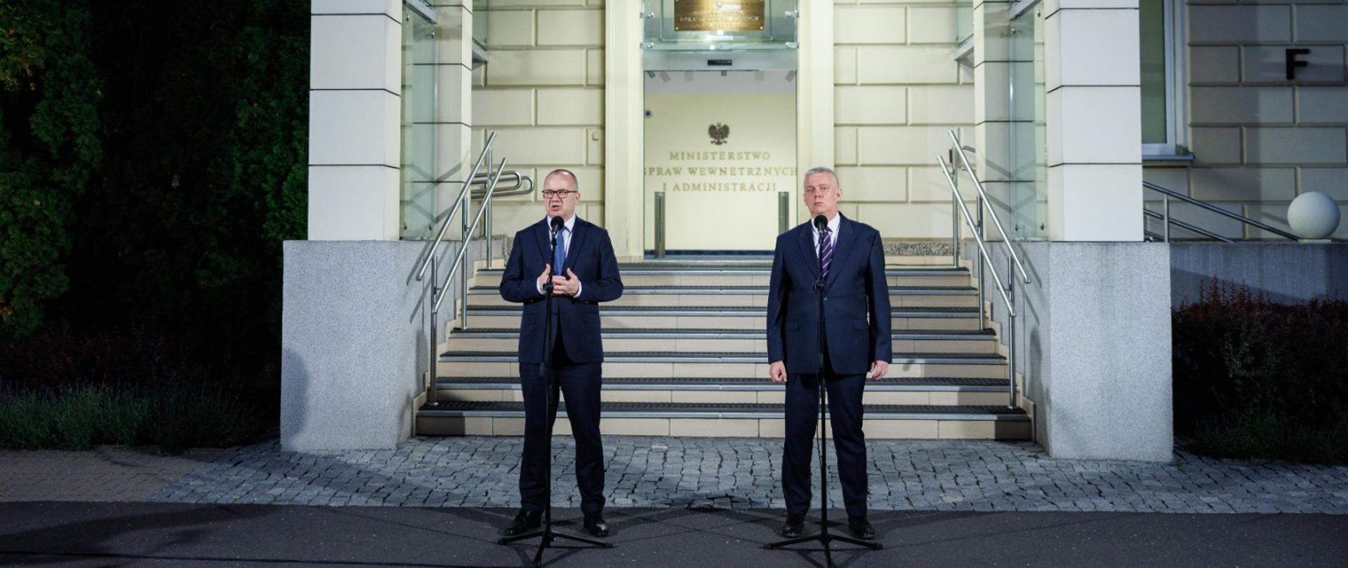 Briefing prasowy ministra Tomasza Siemoniaka i ministra Adama Bodnara