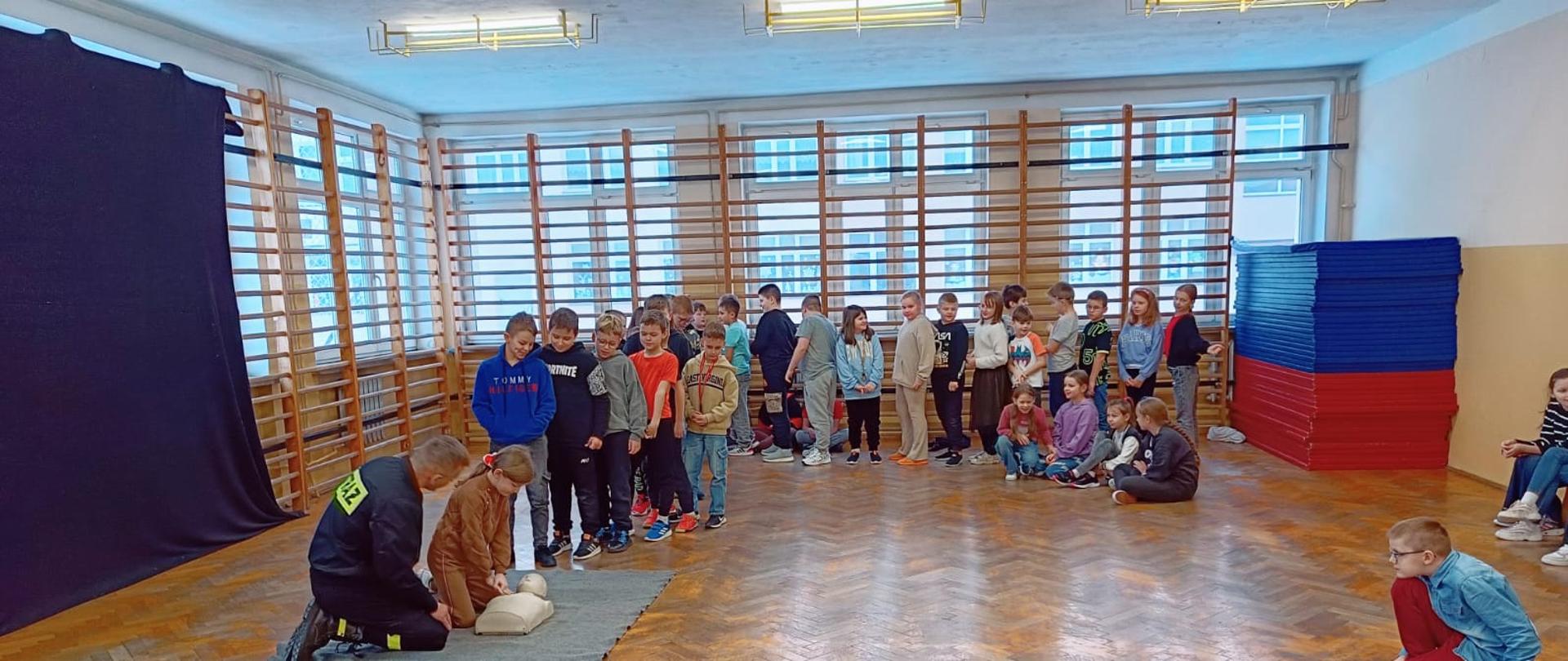 Spotkanie z uczniami szkół podstawowych w Żurominie
w ramach akcji „Bezpieczne ferie 2024”
