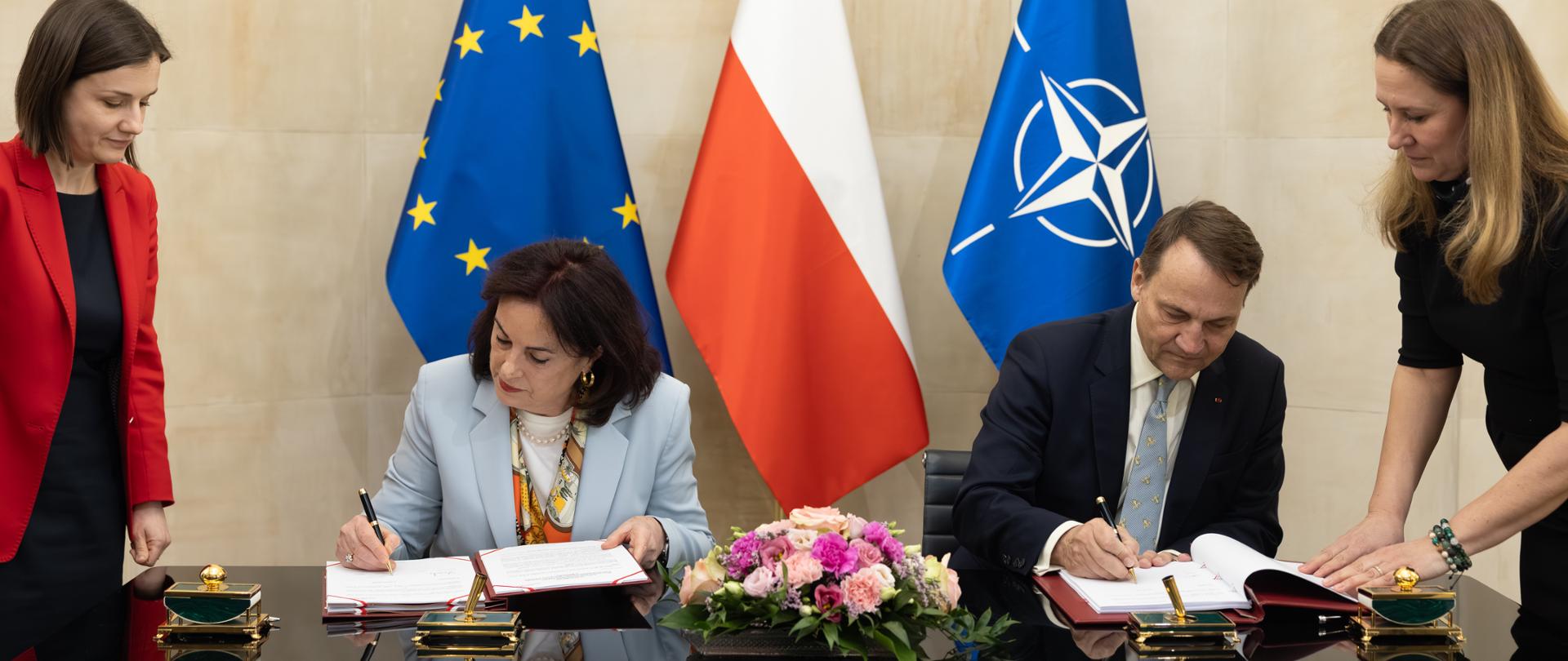 Wicepremier Radosław Sikorski podpisał porozumienie o finansowaniu siedziby ODIHR w Warszawie
