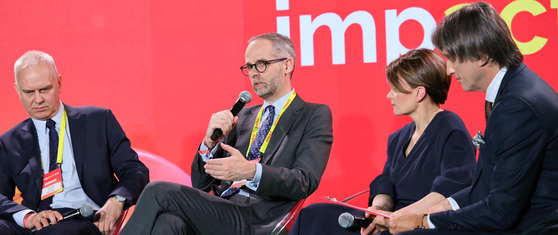 Wiceminister Adam Guibourgé-Czetwertyński podczas Impact’23.