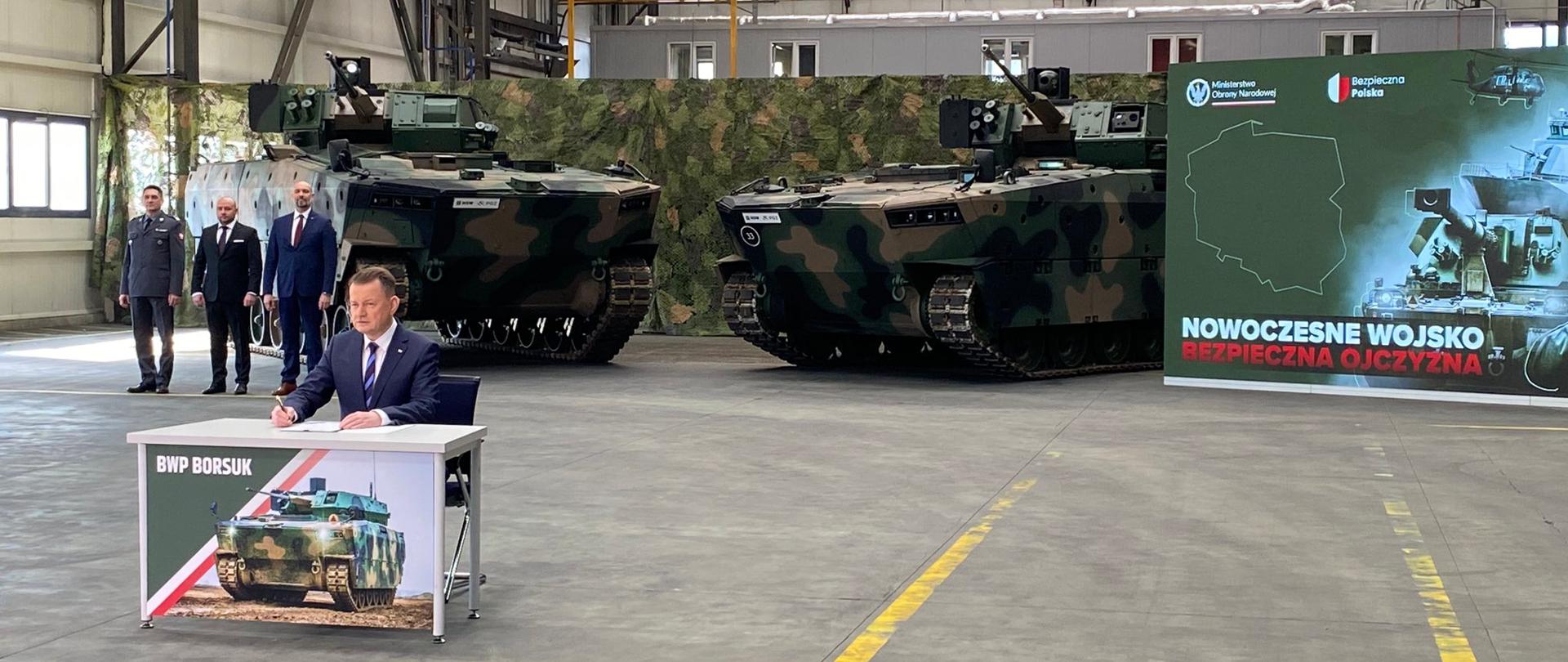 Podpisanie umowy ramowej na dostawy bojowych wozów piechoty BORSUK oraz wozów specjalistycznych dla SZ RP