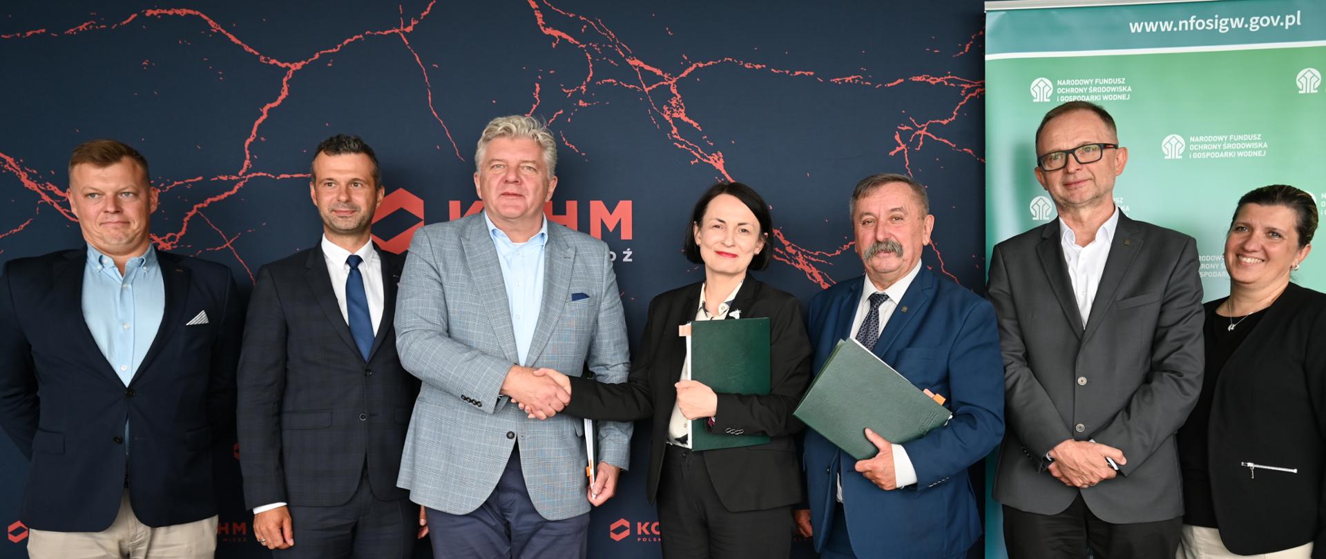 Na zdjęciu m.in. Piotr Krzyżewski, Wiceprezes Zarządu KGHM Polska Miedź S.A., Remigiusz Paszkiewicz, Prezes Zarządu KGHM Polska Miedź S.A., Dorota Zawadzka-Stępniak, Prezes Zarządu NFOŚiGW, Józef Matysiak Zastępca Prezesa Zarządu NFOŚiGW, Krzysztof Pałka, Przewodniczący Rady Nadzorczej NFOŚiGW.