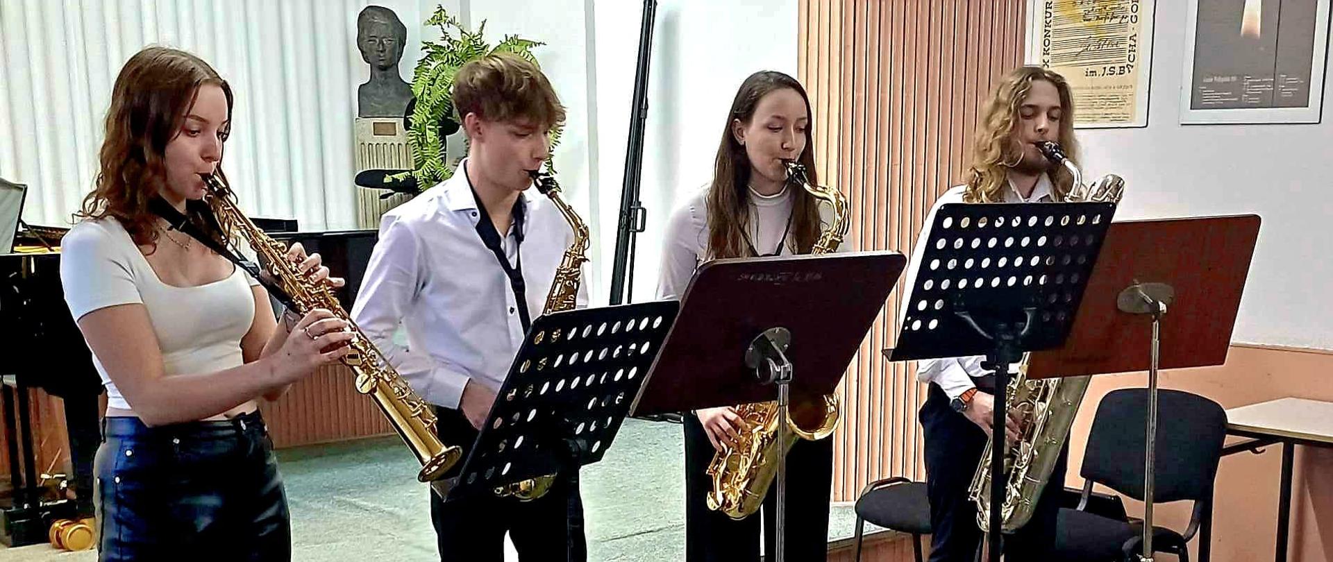 Kwartet saksofonowy - sopranowy, altowy, tenorowy, barytonowy