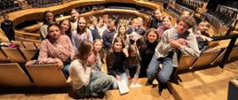 Grupa uczniów podczas koncertu w Cavatina Hall w Bielsku - Białej 27.03.2025 r.
