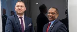 Wiceminister Konrad Wojnarowski na spotkaniu z ambasadorem Rwandy Anastase Shyaka