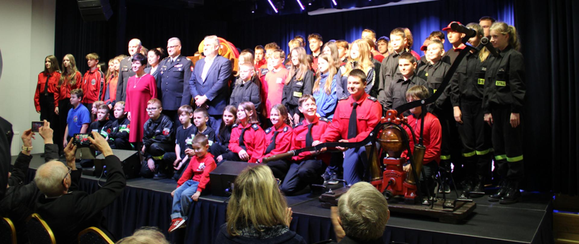 Wręczenie promes na dofinansowanie Młodzieżowych Drużyn Pożarniczych w Choceniu