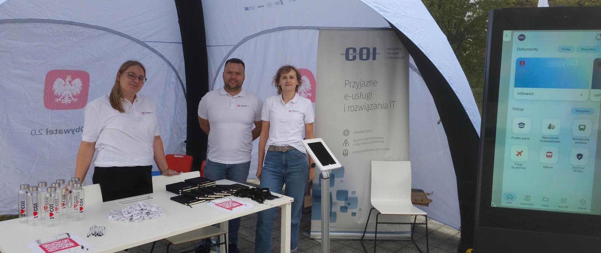 Stoisko mObywatela 2.0 w Ełku.