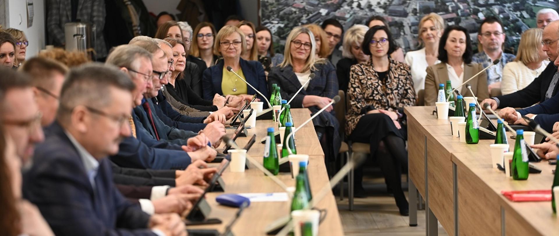 Nadzwyczajna sesja Rady Miejskiej w Łasku 