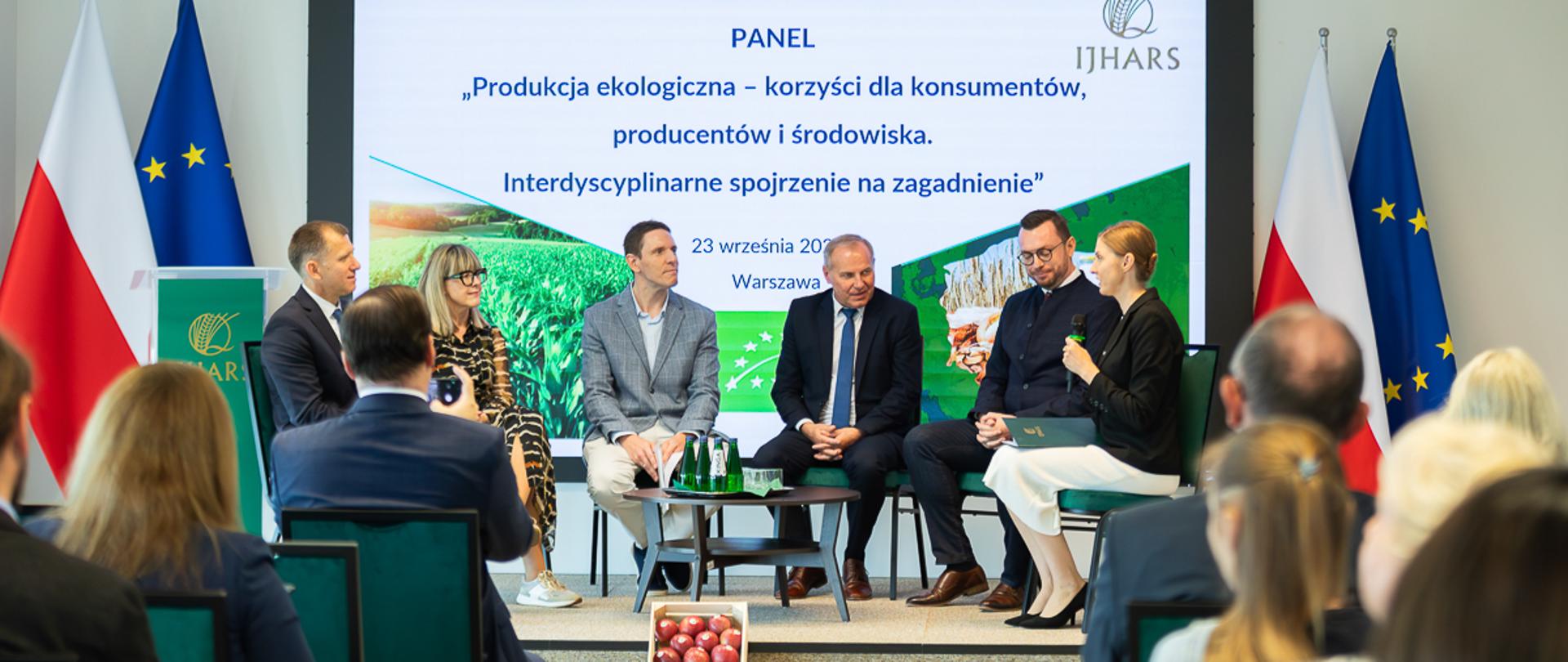 Panel dyskusyjny (fot. IJHARS)