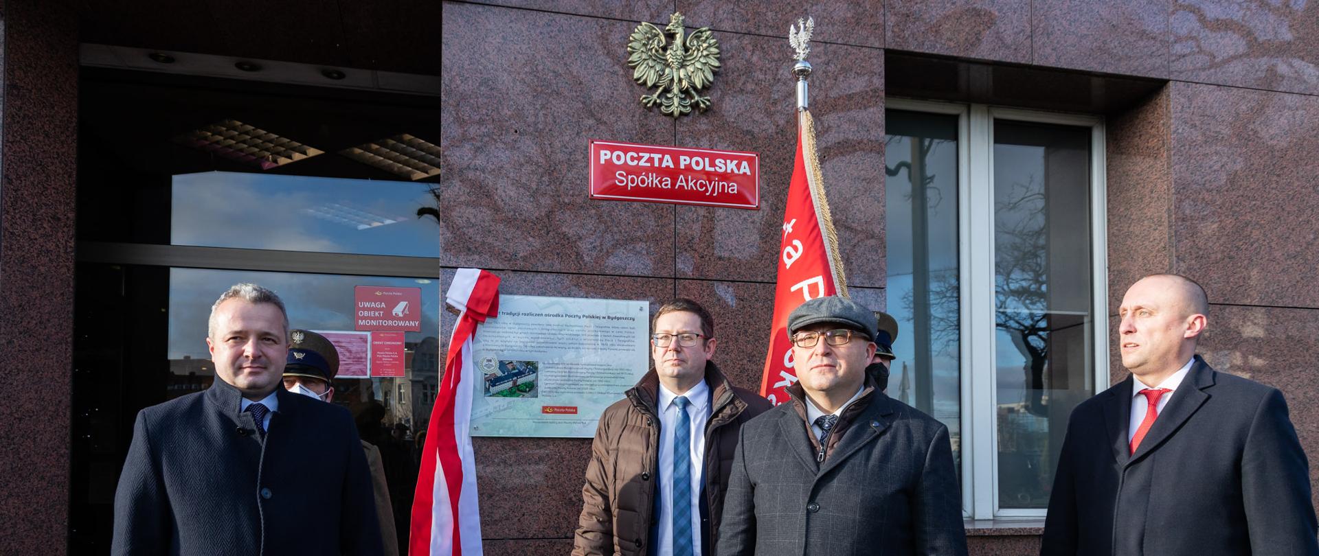 Wojewoda podczas 100-lecia tradycji rozliczeń ośrodka Poczty Polskiej