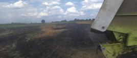 Żniwa na Kujawach – pożar kombajnu i straty w uprawie w Sobiczewie