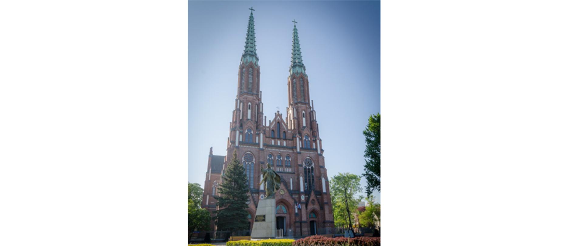 Na zdjęciu Bazylika Katedralna św. Michała Archanioła i św. Floriana Męczennika w Warszawie, przy ulicy Floriańskiej 3,