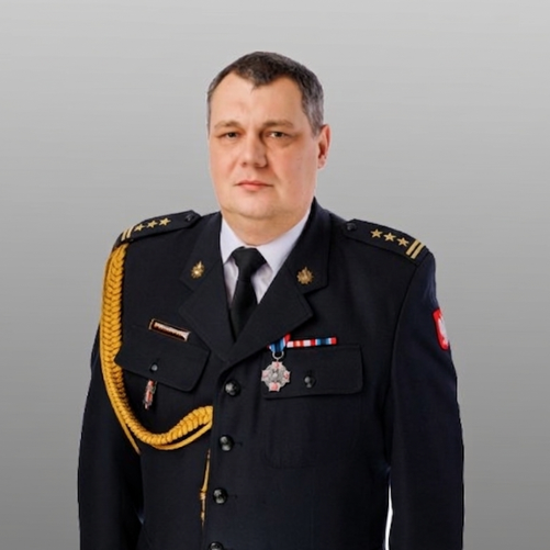 starszy brygadier Marcin Mazurkiewicz w mundurze wyjściowym