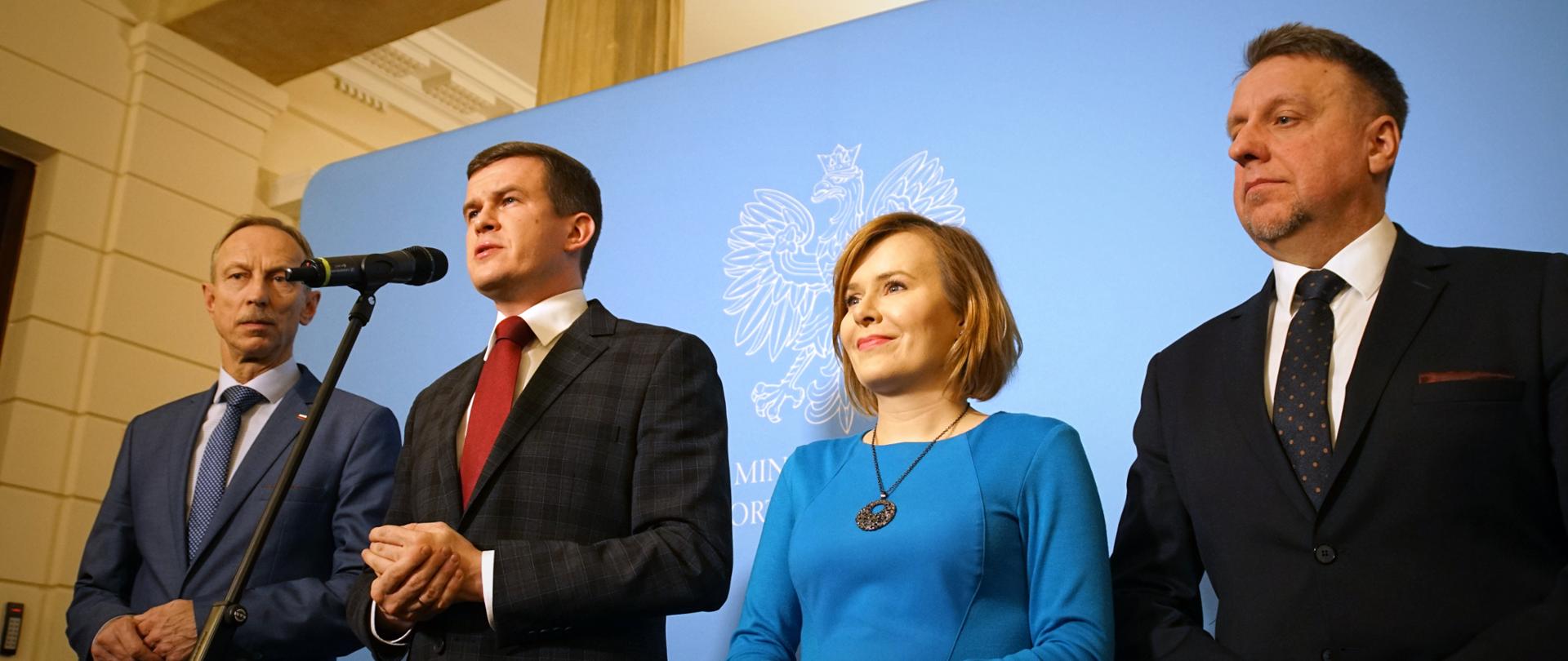 Stworzenie Funduszu Solidarnościowego, zwiększenie zaangażowania zawodników, większa liczba laboratoriów – to główne punkty programu ministra Bańki