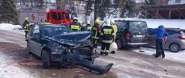 Zderzenie samochodów osobowych w miejscowości Małe Ciche.
