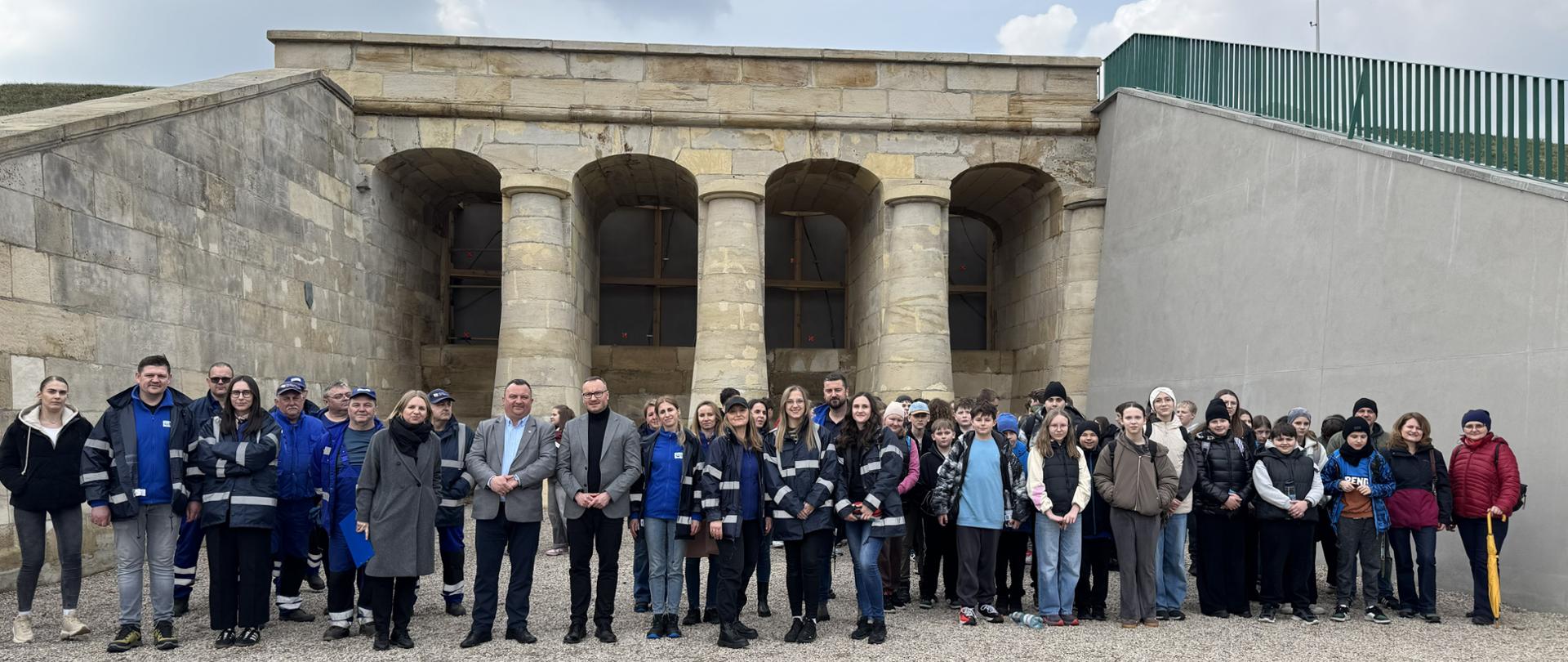 Wspólne zdjęcie po sprzątaniu