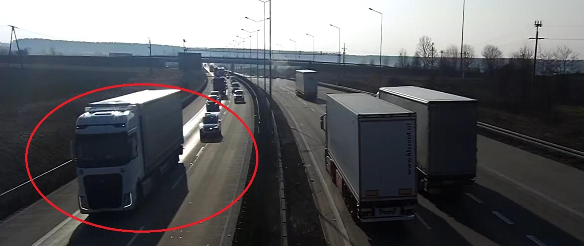 Pojazd ciężarowy - akcja policji - pijany kierowca na A4