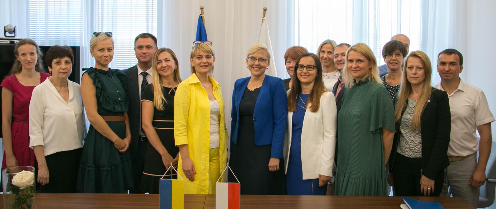 Zdjęcie grupowe Polsko – Ukraińskiej Komisji ds. Wód Granicznych