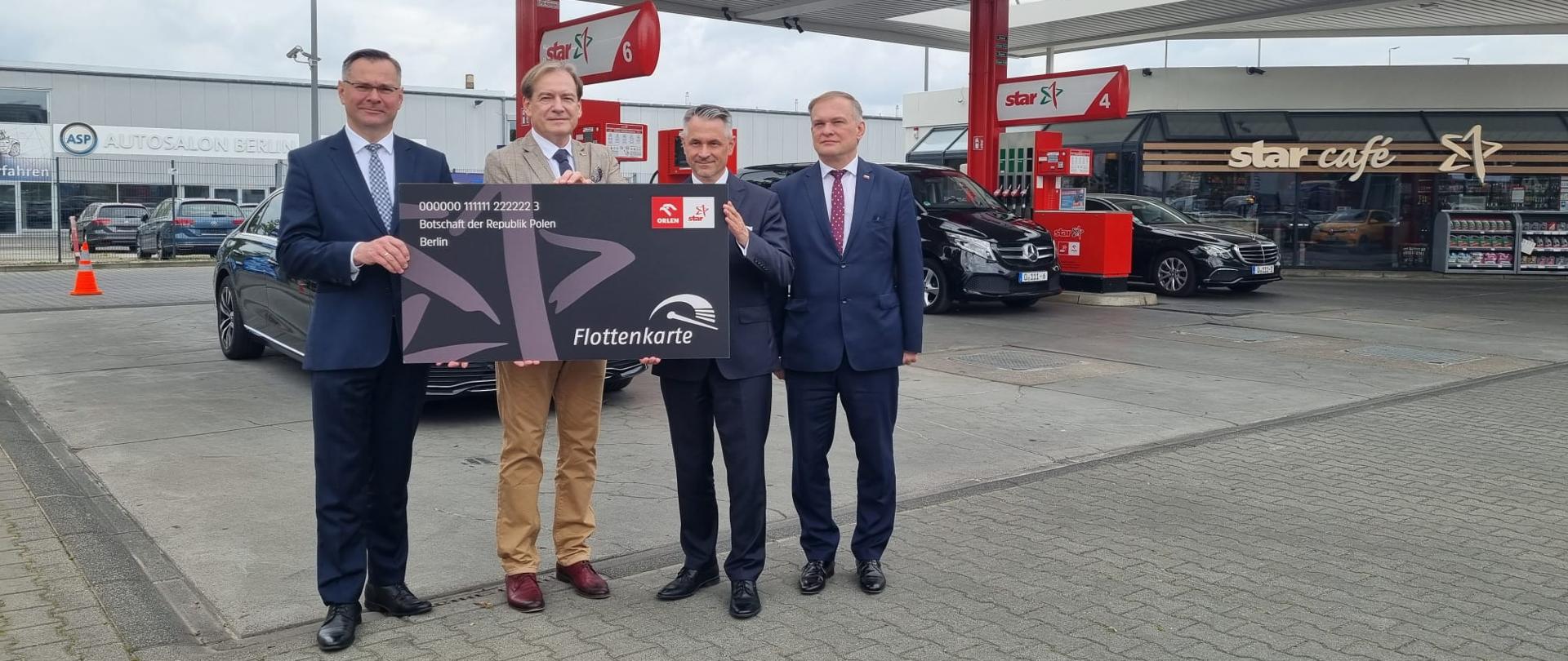 Polnische Botschaft in Berlin tankt bei ORLEN Deutschland 