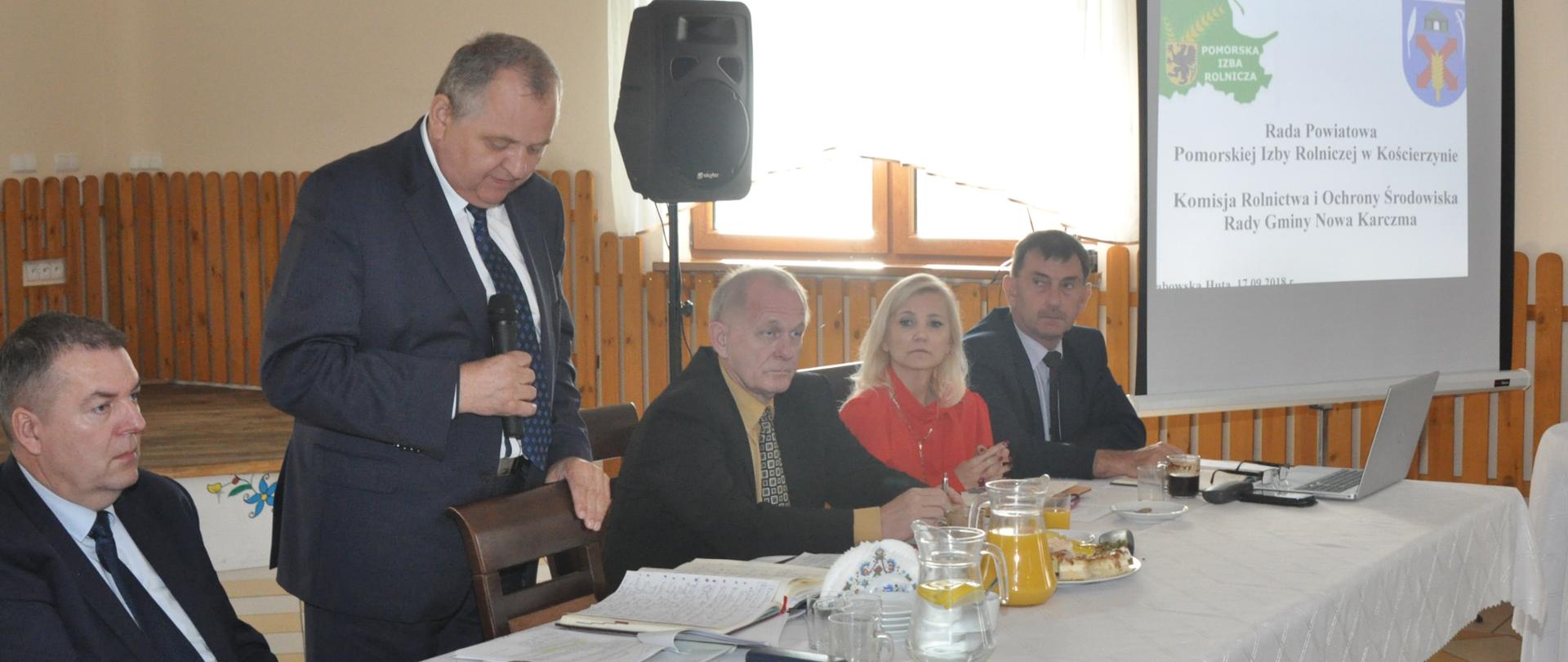 Wiceminister R. Zarudzki podczas wystąpienia na spotkaniu z pomorskimi rolnikami