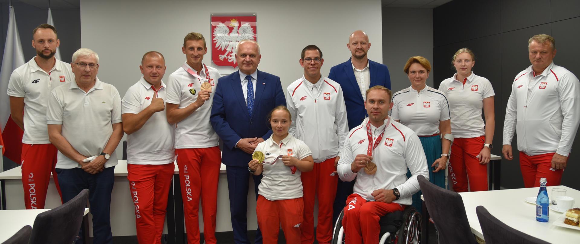 Gorzowski START z medalami z Tokio, zdjęcie grupowe