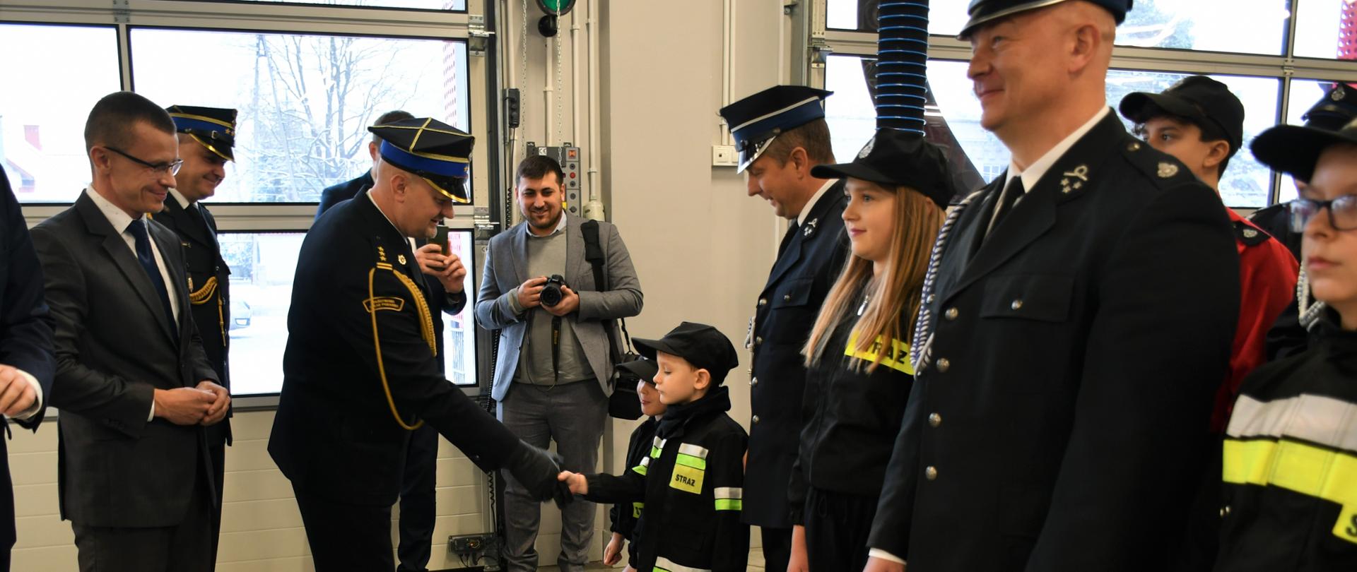 Uroczyste wręczenie promes dla Młodzieżowych Drużyn Pożarniczych z terenu powiatów: legionowskiego, nowodworskiego, wołomińskiego i warszawskiego-zachodniego