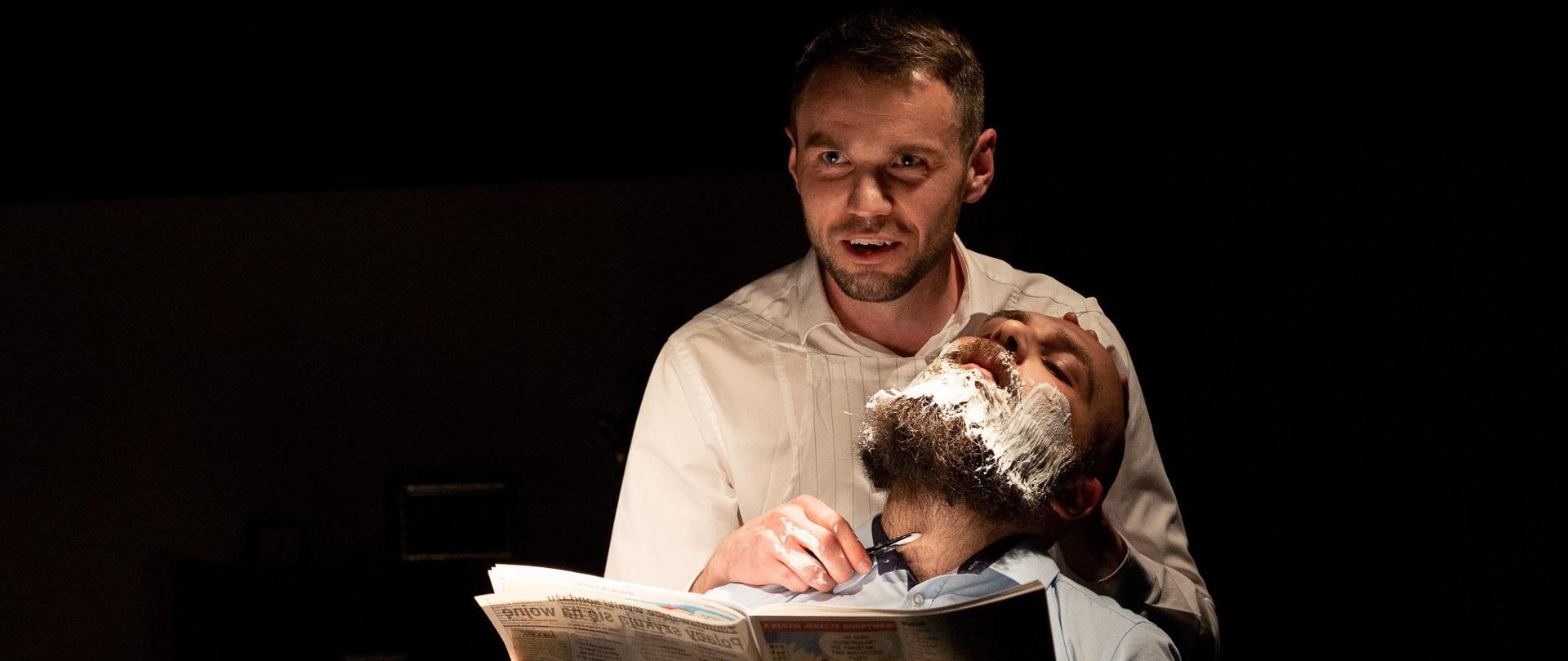 warsztat dyplomowy Roberta Łyskawki „Kto się boi fryzjera?” na podstawie tekstu Czesława Kuriaty (opieka artystyczna: Małgorzata Kałędkiewicz, wystąpił Maciej Walaszek)