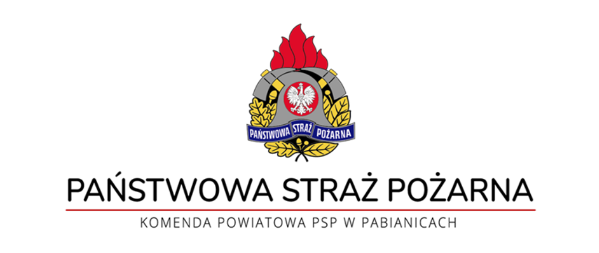 U góry centralnie logo Państwowej Straży Pożarnej w wersji kolorowej. Poniżej czarny napis Państwowa Straż Pożarna, niżej bordowa kreska, a najniżej czarny napis Komenda Powiatowa PSP w Pabianicach.