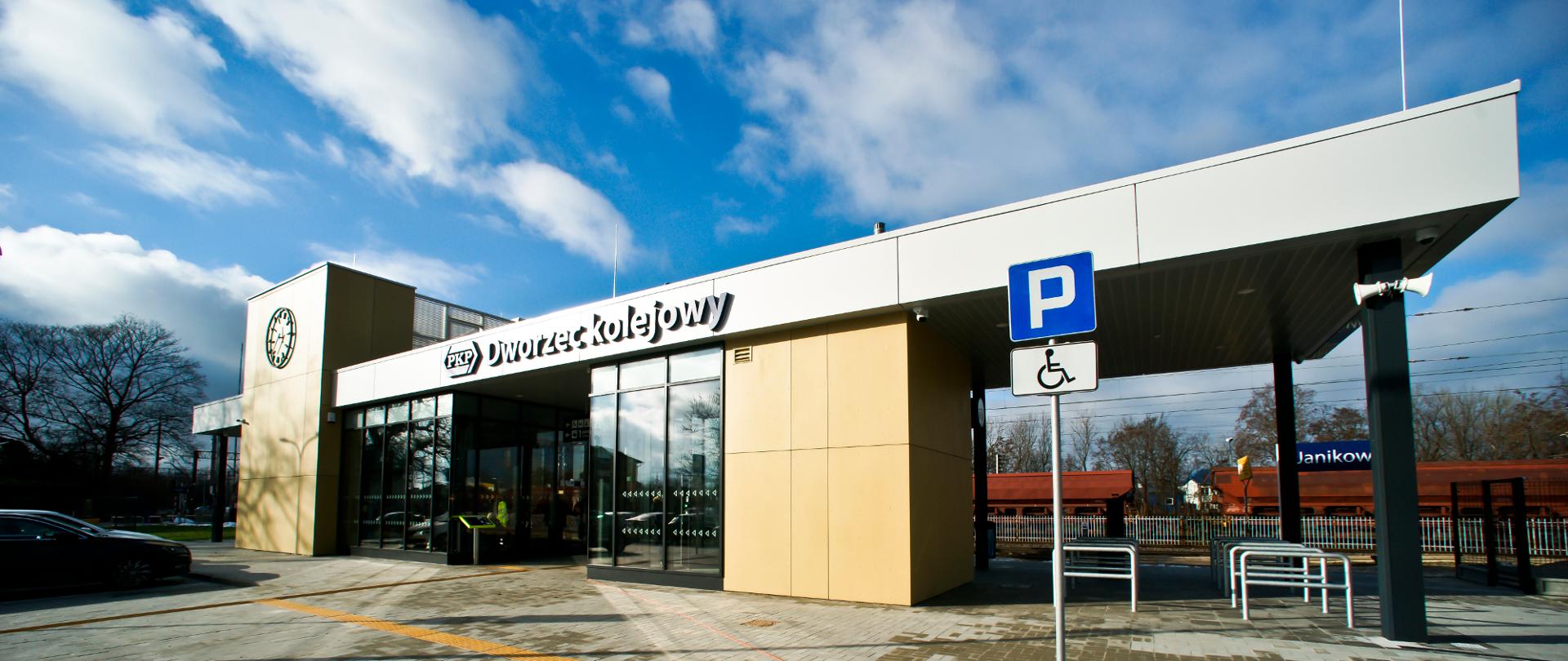 Dworzec kolejowy w Janikowie został udostępniony dla podróżnych