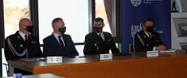 V zjazd OPZ OSP RP od lewej: dh Wiktor Husar - Prezes Powiatowy OSP RP powiatu Polkowickiego, Kamil Ciupak - Starosta Powiatu Polkowickiego, st.bryg. Sylwester Jatczak - KP PSP w Polkowicach, dh Grzegorz Obara - Wice Prezes ZOW OSP RP we Wrocławiu