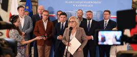 Ministra klimatu i środowiska Paulina Hennig-Kloska w trakcie konferencji prasowej