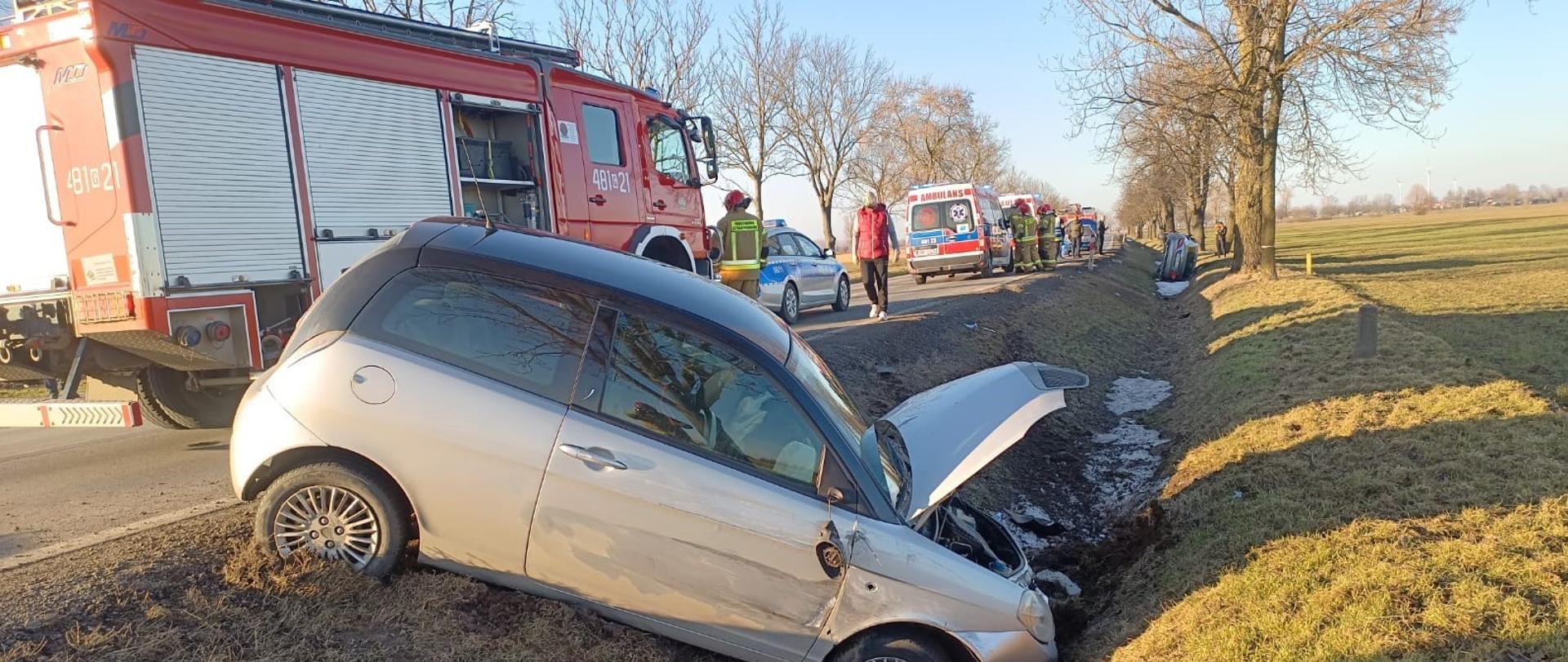 WYPADEK DROGOWY 3 SAMOCHODÓW OSOBOWYCH
