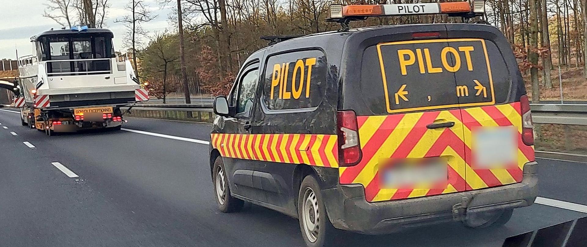 Przewóz jachtu motorowego zatrzymali inspektorzy z Wielkopolski