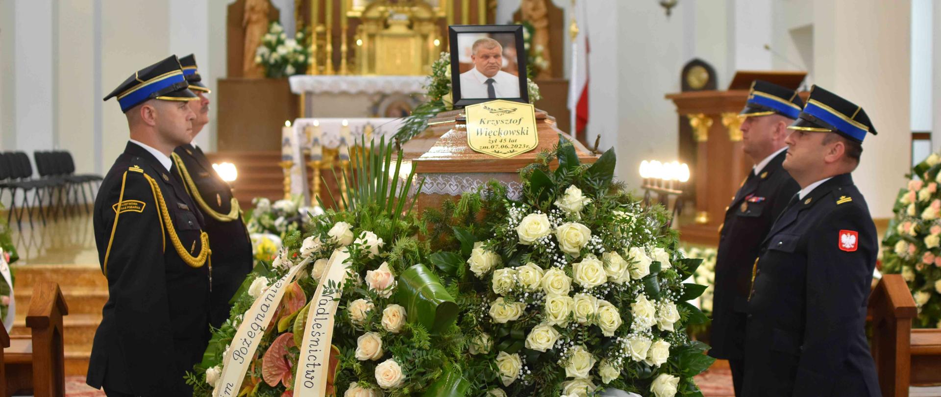 Rodzina i strażacy pożegnali śp. st. ogn. Krzysztofa 