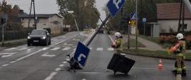 Uszkodzona sygnalizacja świetlna na skrzyżowaniu drogi krajowej z drogą powiatową 
