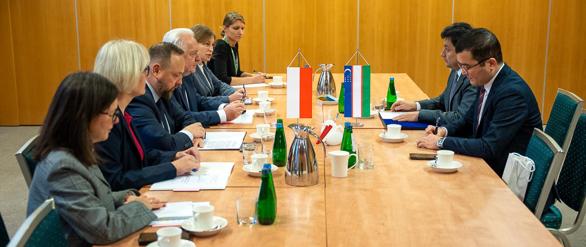 Spotkanie wiceministra Jacka Czerniaka z ambasadorem Republiki Uzbekistanu w Polsce Amirsaidem Agzamkhodjaevem (fot. MRiRW)