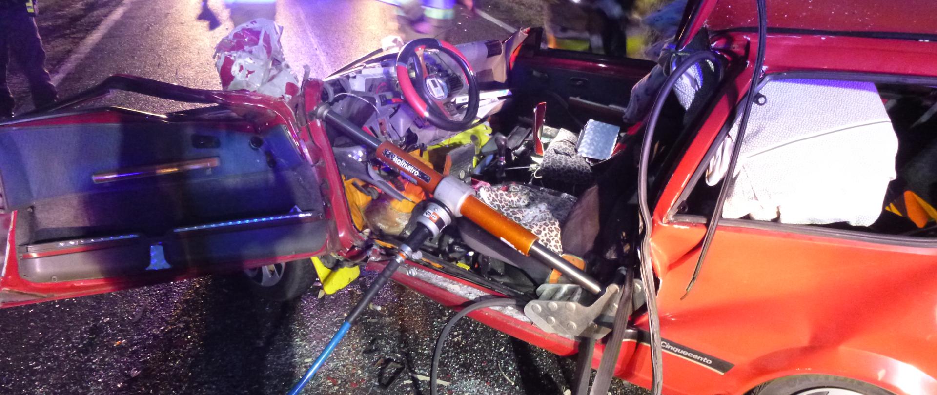 Pojazd po wypadku drogowym.