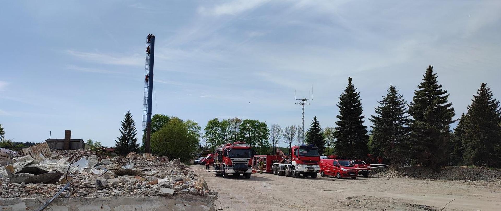 Strażacy podczas ćwiczeń Gruzowisko 2024