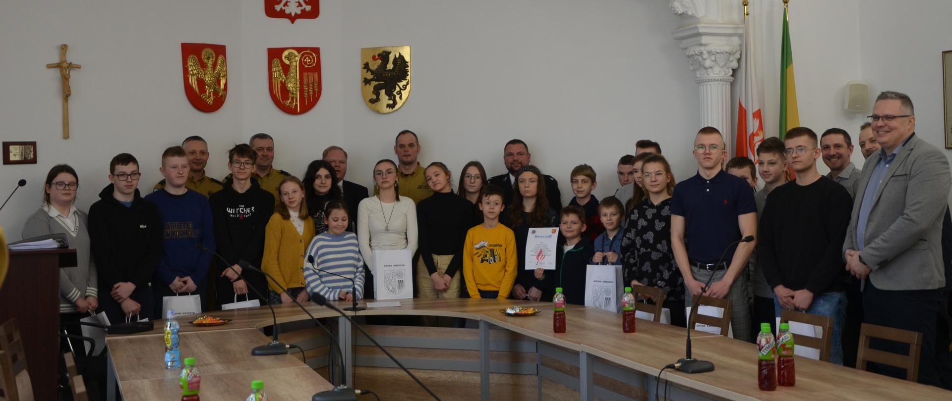 Uczestnicy Turnieju, jury i goście w sali urzędu gminy Kwidzyn
