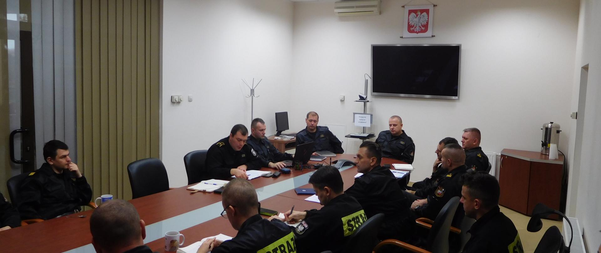 Na zdjęciu widać pion dowódczy KP PSP w Pile oraz Komendanta Powiatowego wraz z jego Zastępcą.