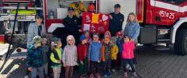 Wizyta dzieci z przedszkola w grójeckiej Komendzie 