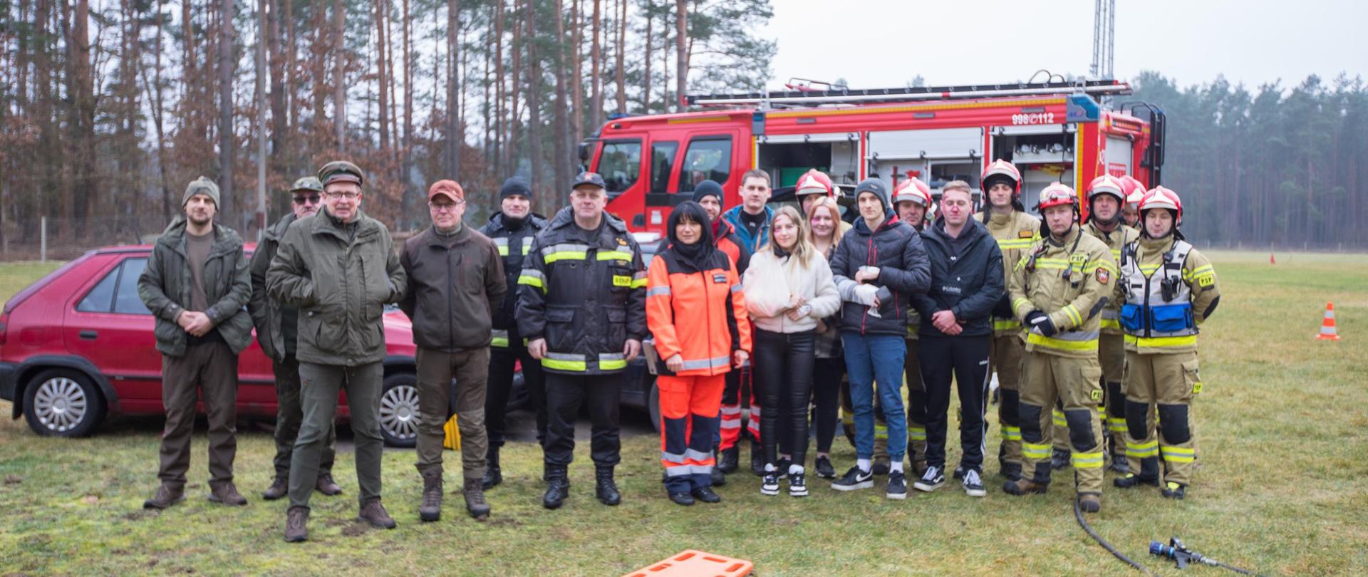 Jest to wspólne zdjęcie uczestników oraz organizatorów ćwiczeń.